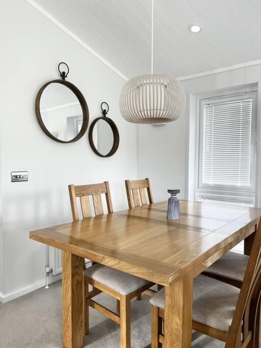 Diddly Squat Lodge With Hot Tub, Pendle View Holiday Park Clitheroe Extérieur photo
