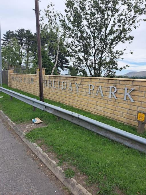 Diddly Squat Lodge With Hot Tub, Pendle View Holiday Park Clitheroe Extérieur photo